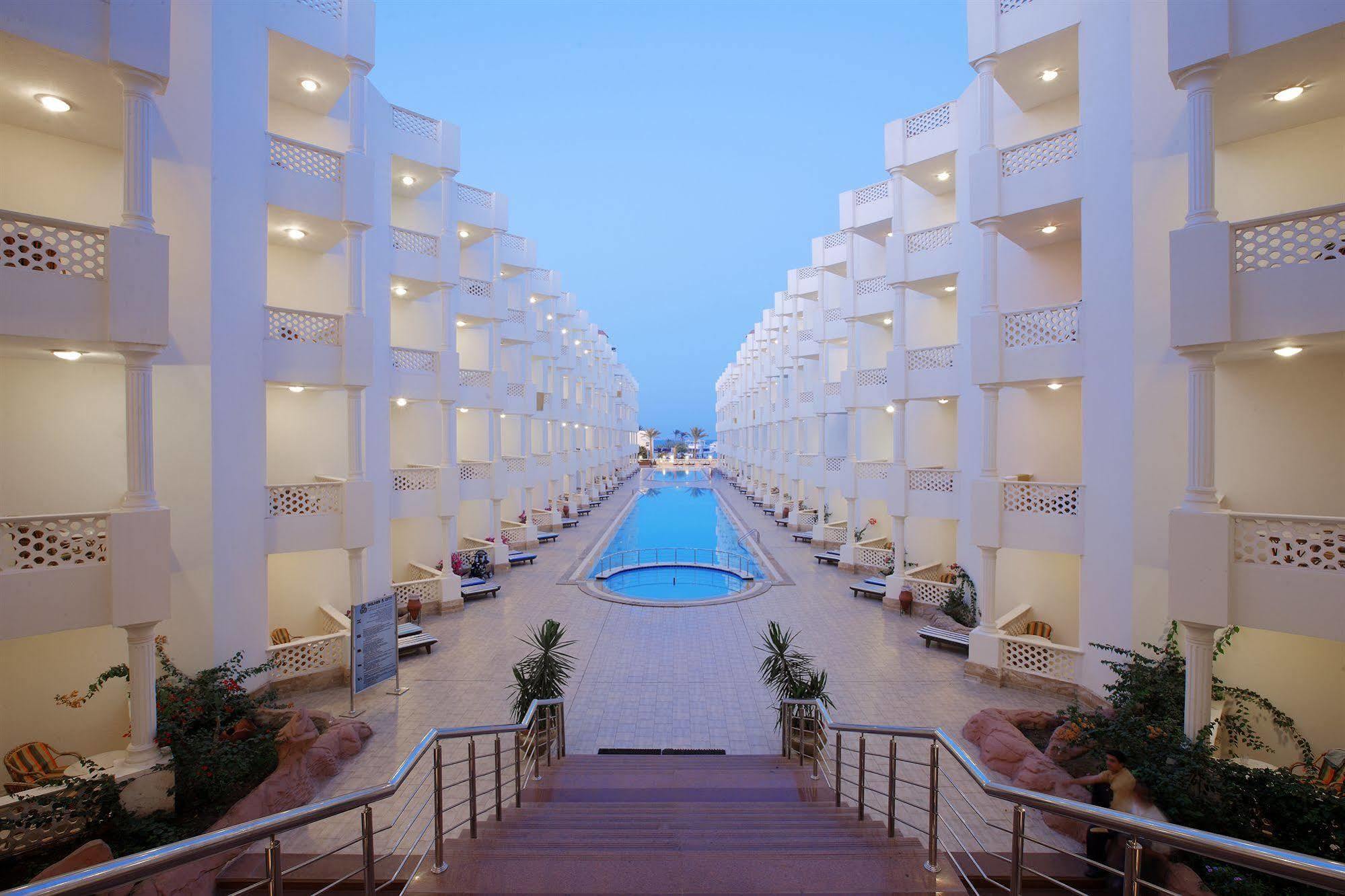خليج مقادي Emerald Golden 5 Hotel & Beach Resort المظهر الخارجي الصورة